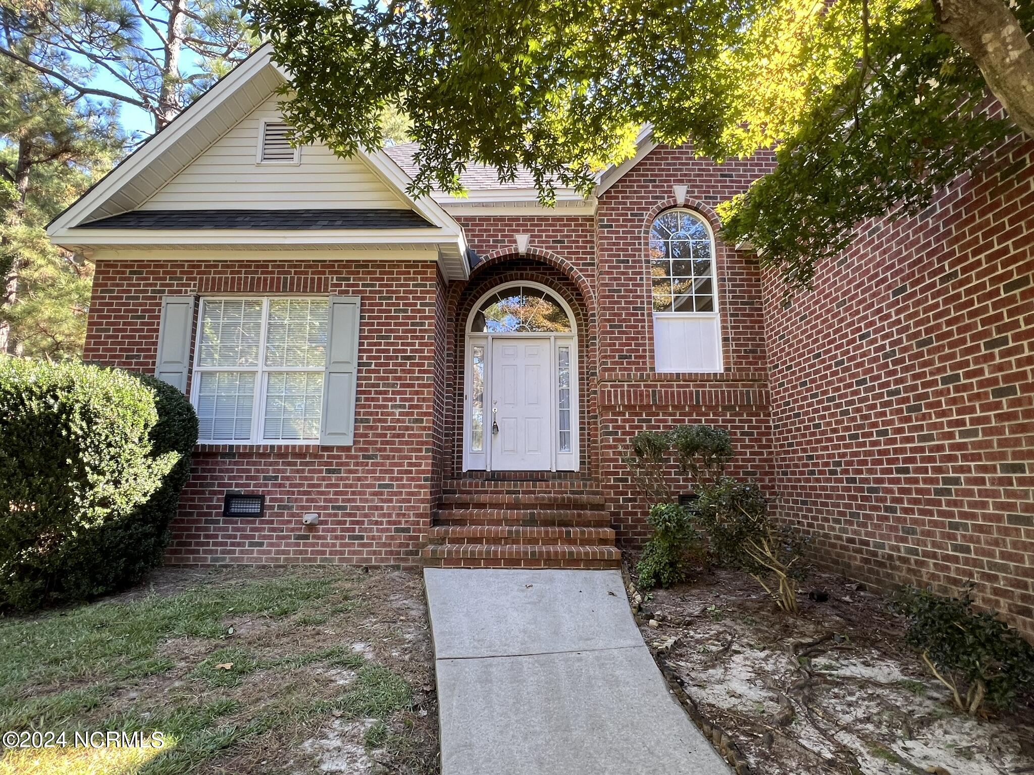 8 Princess Gate Whispering Pines, NC 28327 - Photo 3 of 50 IMG_4827
