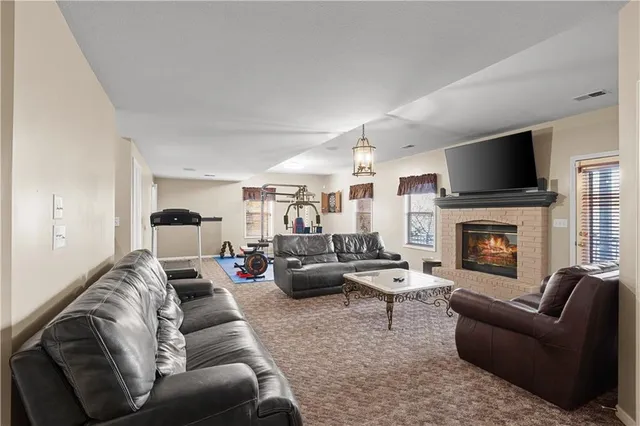 $427,000 | 11700 East 86th Street, Raytown, MO 64138