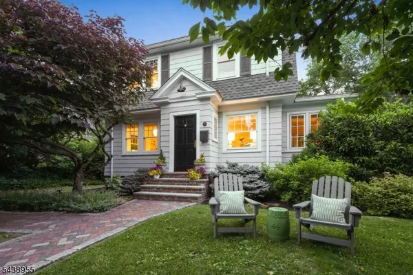 $899,027 | 20 Euclid Place, Montclair, NJ 07042