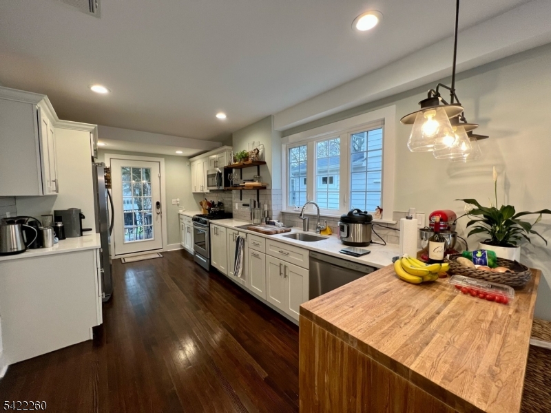 45 Brookfield Road Montclair, NJ 07043 - Photo 4 of 18