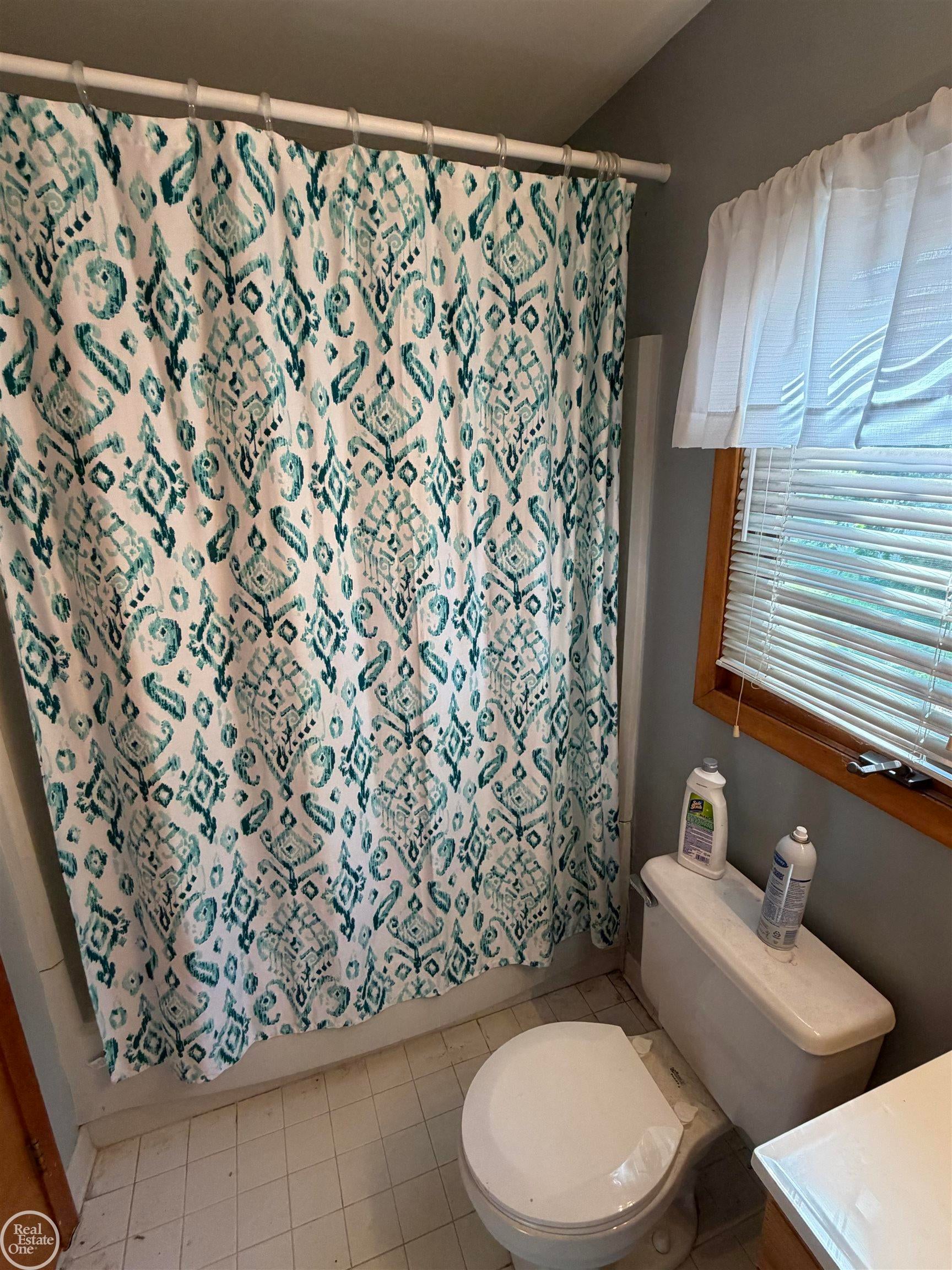 16990 Martin Road Roseville, MI 48066 - Photo 11 of 23 Gallery Image 11