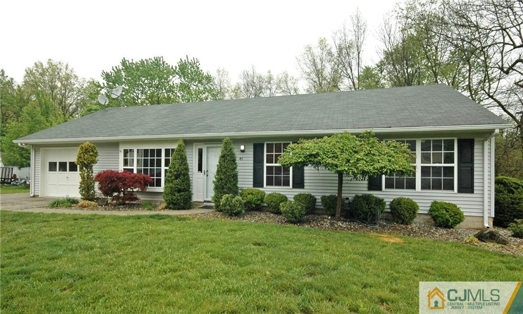 49 Bristol Road Piscataway, NJ 08854 - Photo 2 of 14 Gallery Image 2