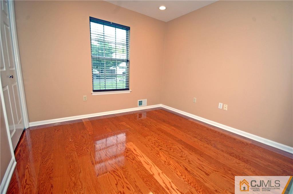 49 Bristol Road Piscataway, NJ 08854 - Photo 12 of 14 Gallery Image 12