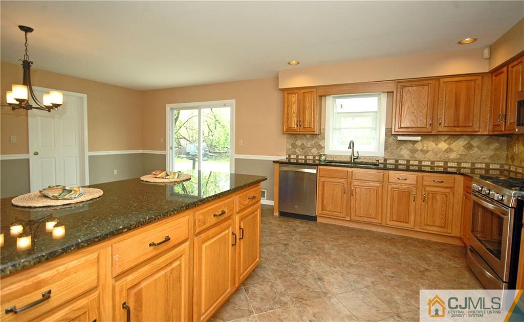 49 Bristol Road Piscataway, NJ 08854 - Photo 5 of 14 Gallery Image 5