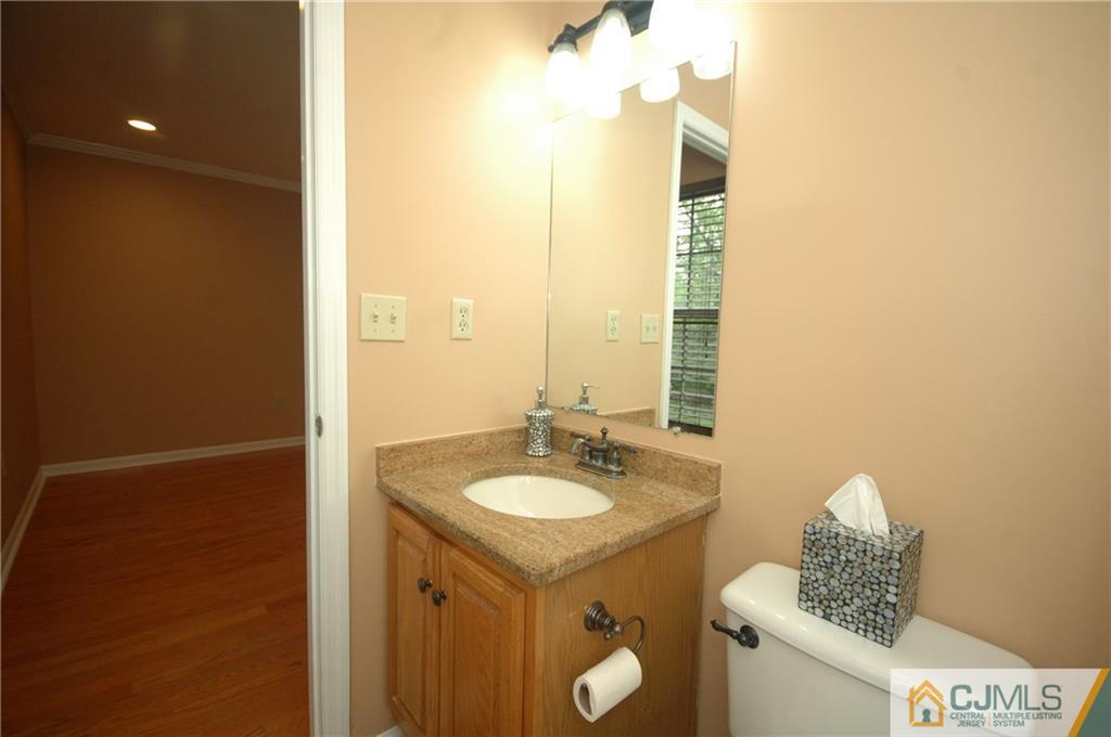 49 Bristol Road Piscataway, NJ 08854 - Photo 9 of 14 Gallery Image 9