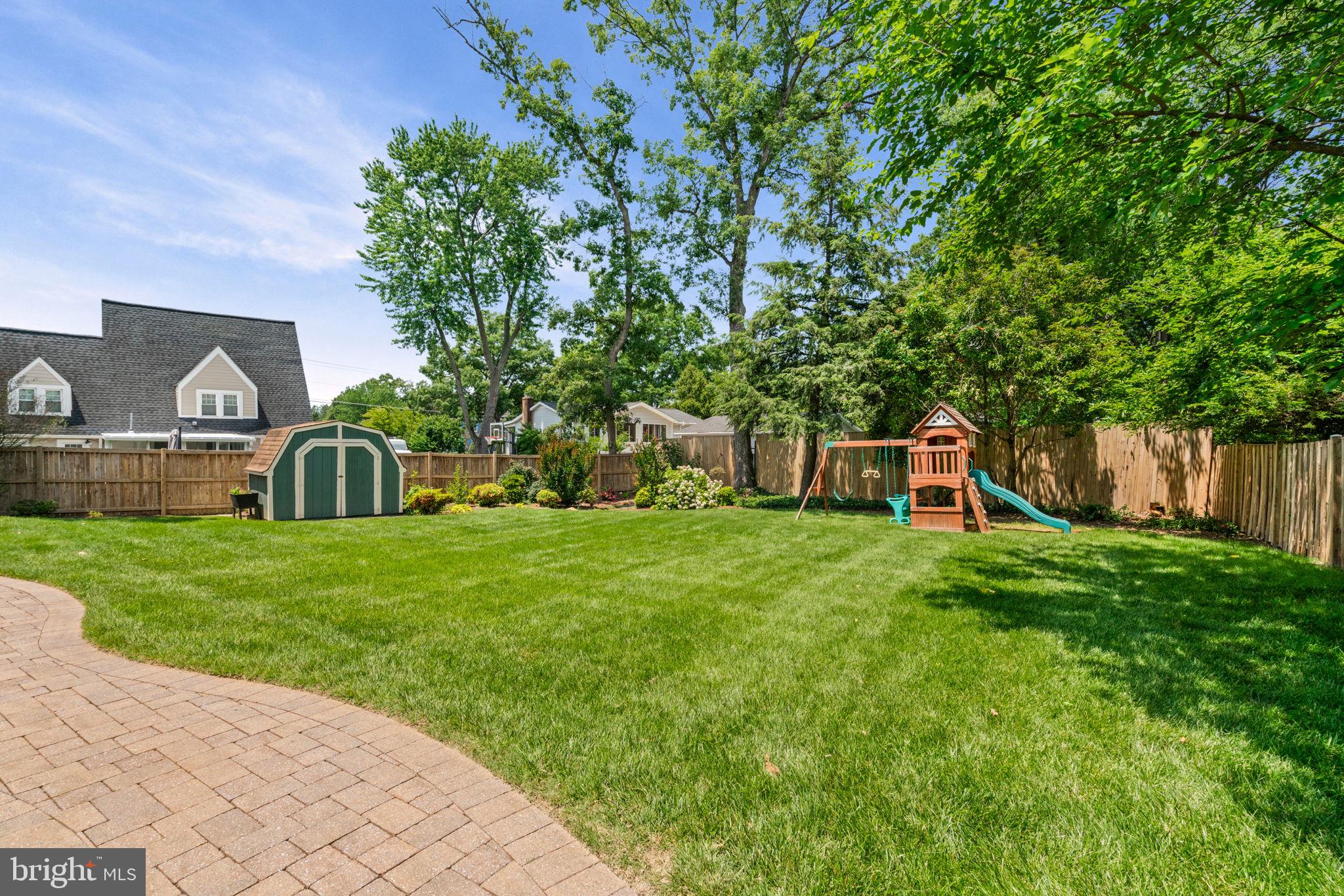 6188 Cobbs Road Alexandria, VA 22310 - Photo 56 of 58 Lush Back yard