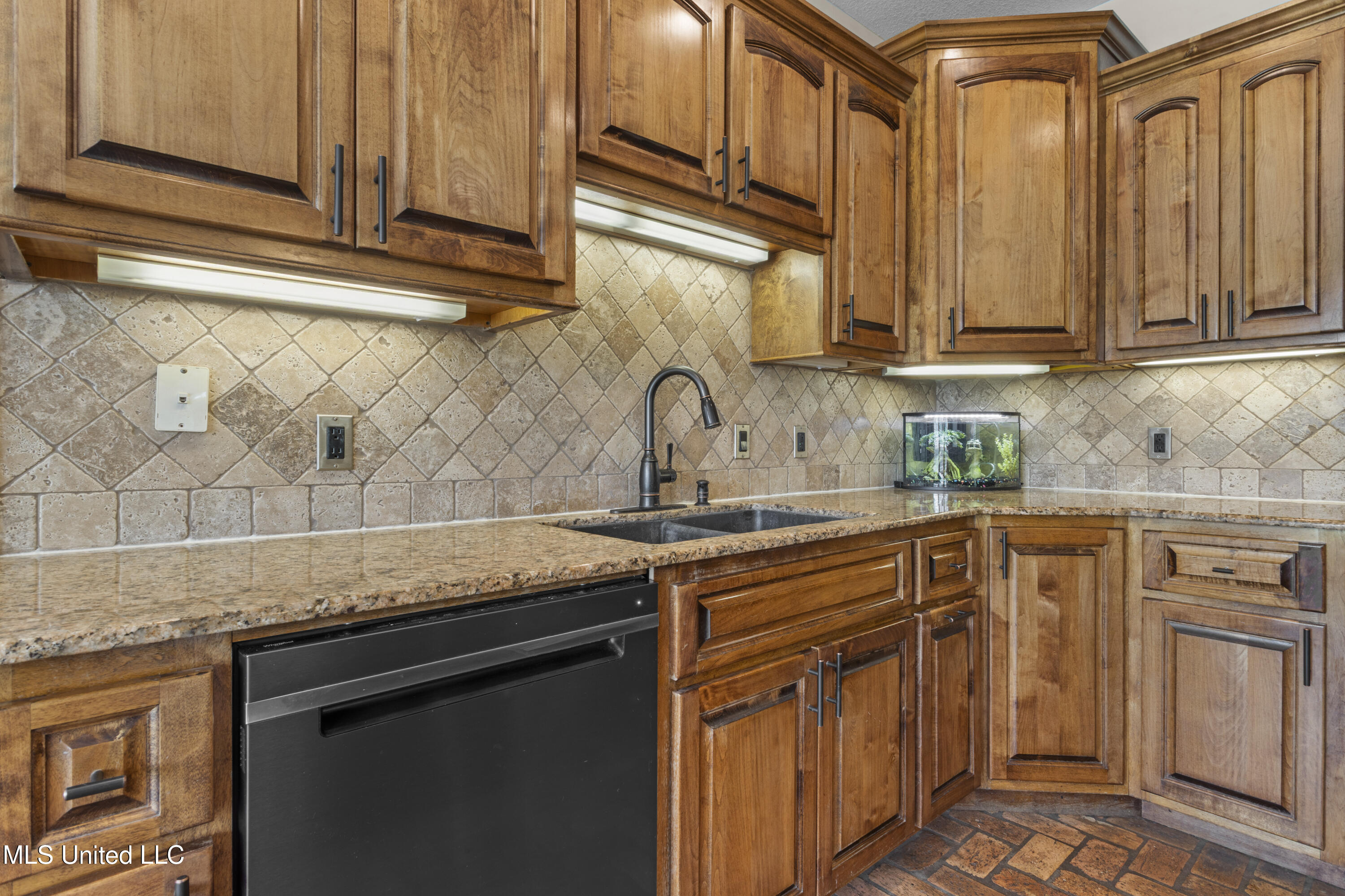 12219 County Farm Road Gulfport, MS 39503 - Photo 11 of 30 kitchen 016