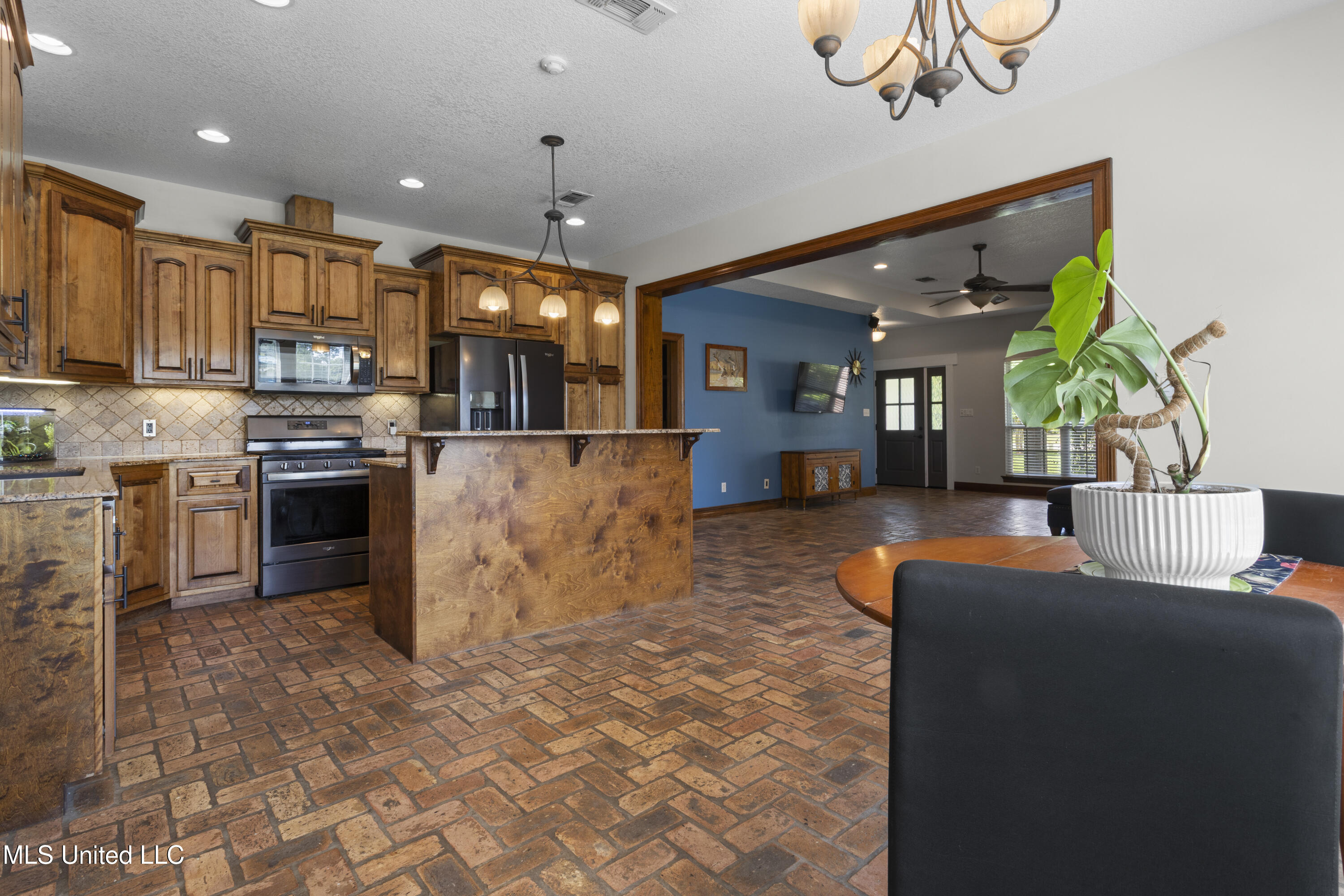 12219 County Farm Road Gulfport, MS 39503 - Photo 14 of 30 kitchen 021