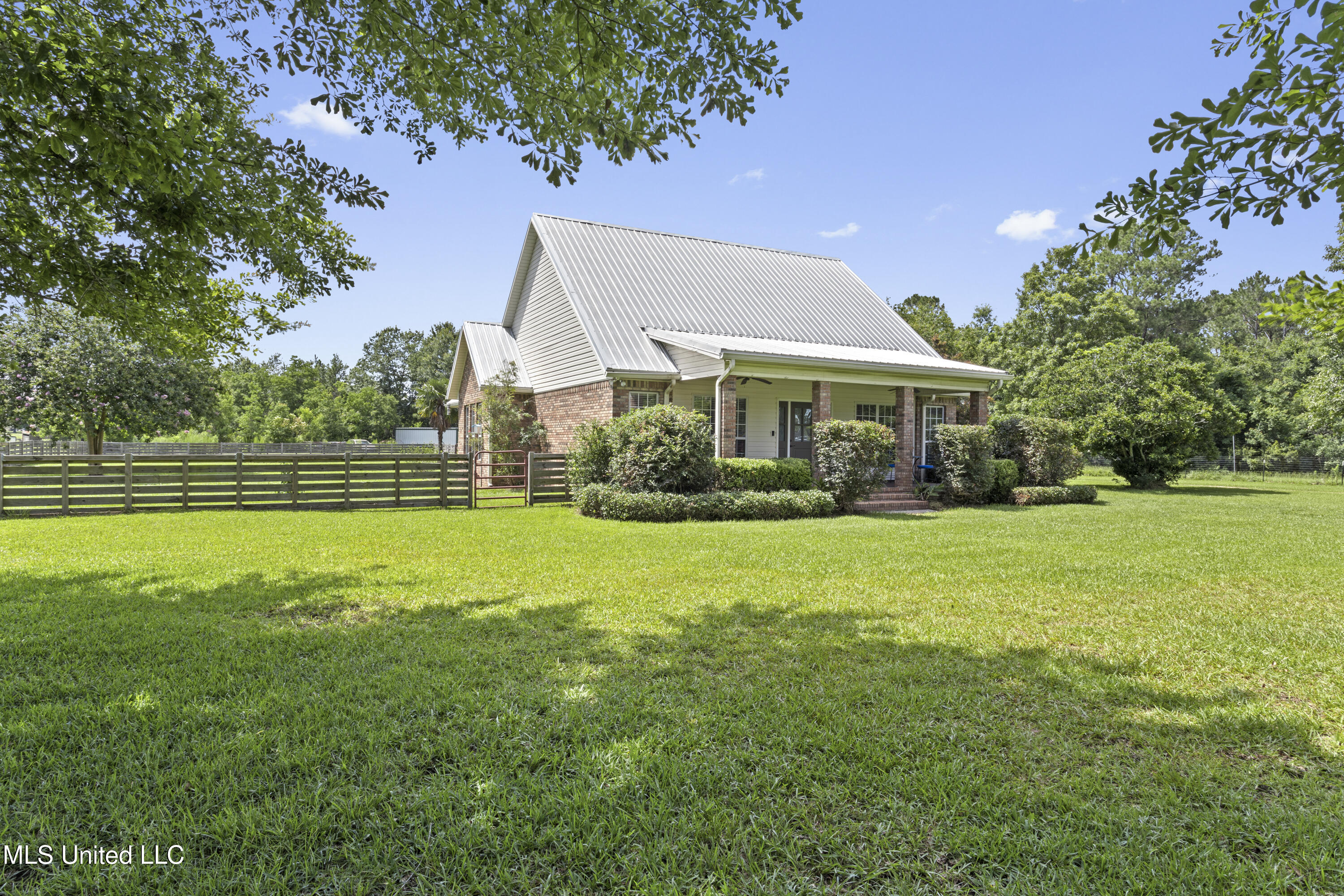 12219 County Farm Road Gulfport, MS 39503 - Photo 7 of 30 Front 004