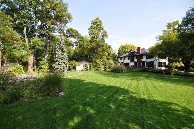 190 Maplewood Road Riverside, IL 60546 - Photo 3 of 25