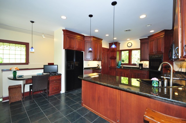 190 Maplewood Road Riverside, IL 60546 - Photo 8 of 25