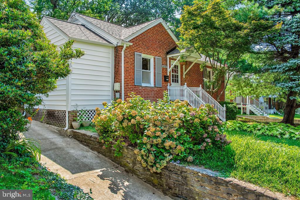 2710 Fenimore Road Silver Spring, MD 20902 - Photo 2 of 23 Gallery Image 2