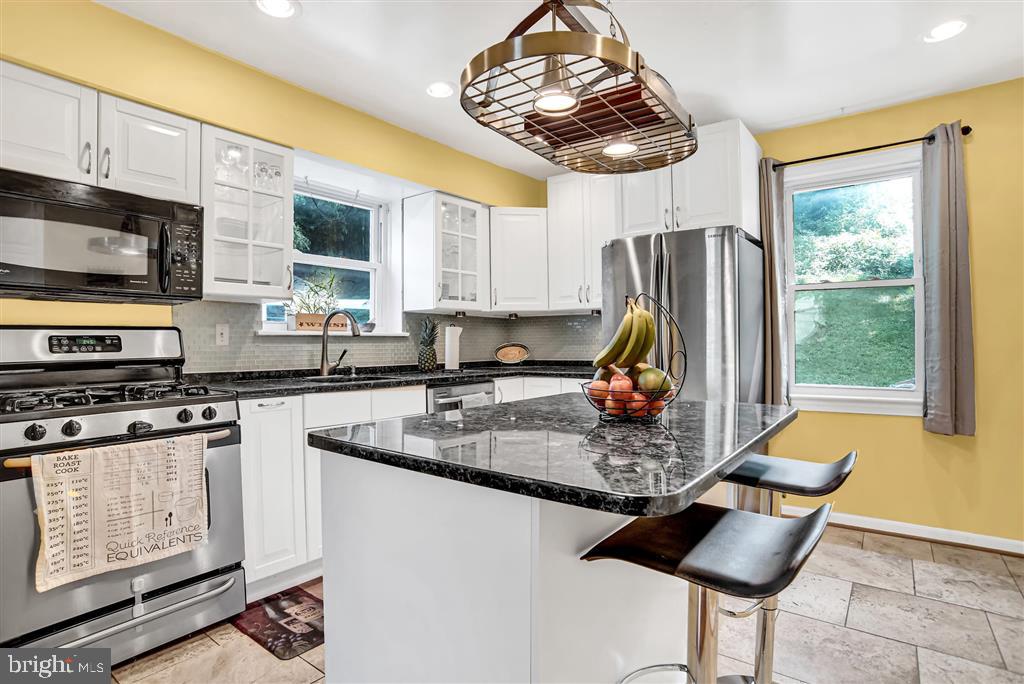 2710 Fenimore Road Silver Spring, MD 20902 - Photo 6 of 23 Gallery Image 6