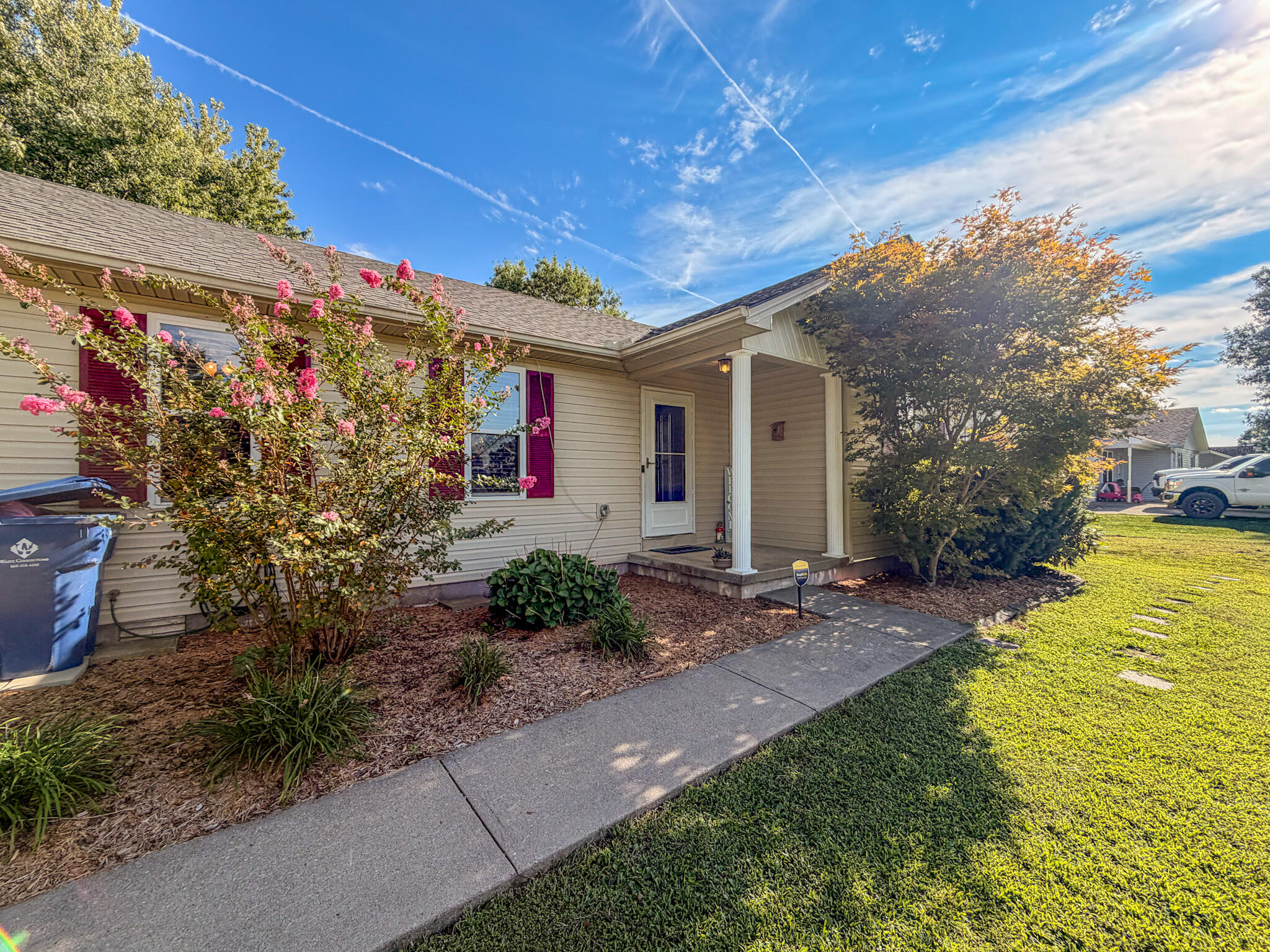 465 West Coleman Road Science Hill, KY 42553 - Photo 2 of 46 Front sidewalk