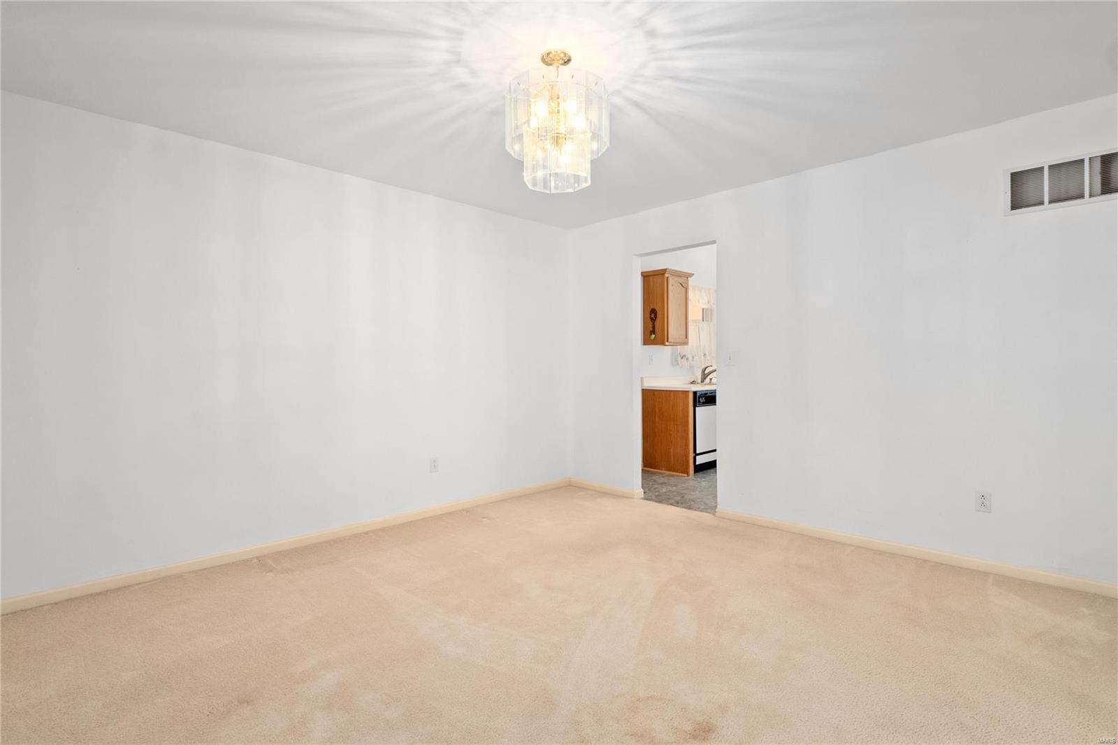 433 Deer Creek Road O'Fallon, IL 62269 - Photo 10 of 37 Gallery Image 10