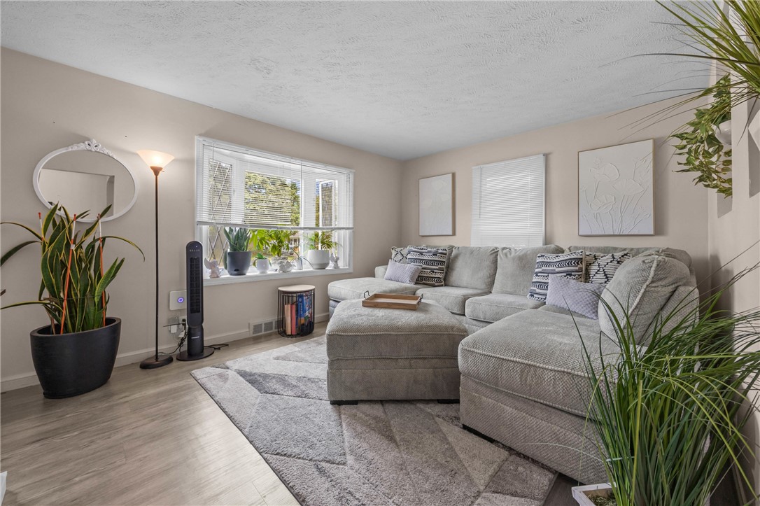 245 English Road Greece, NY 14616 - Photo 10 of 26 Living Room