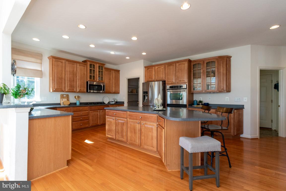 4623 Spring Run Road Warrenton, VA 20187 - Photo 14 of 53 Recessed lights, maple cabinets, HW foors