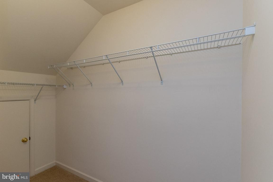 4623 Spring Run Road Warrenton, VA 20187 - Photo 26 of 53 Master has his 'n hers walk-in closets also.