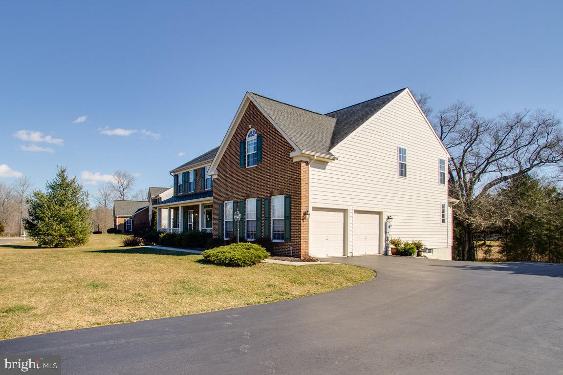 4623 Spring Run Road Warrenton, VA 20187 - Photo 50 of 53 Plenty of flat driveway parking & two car garage