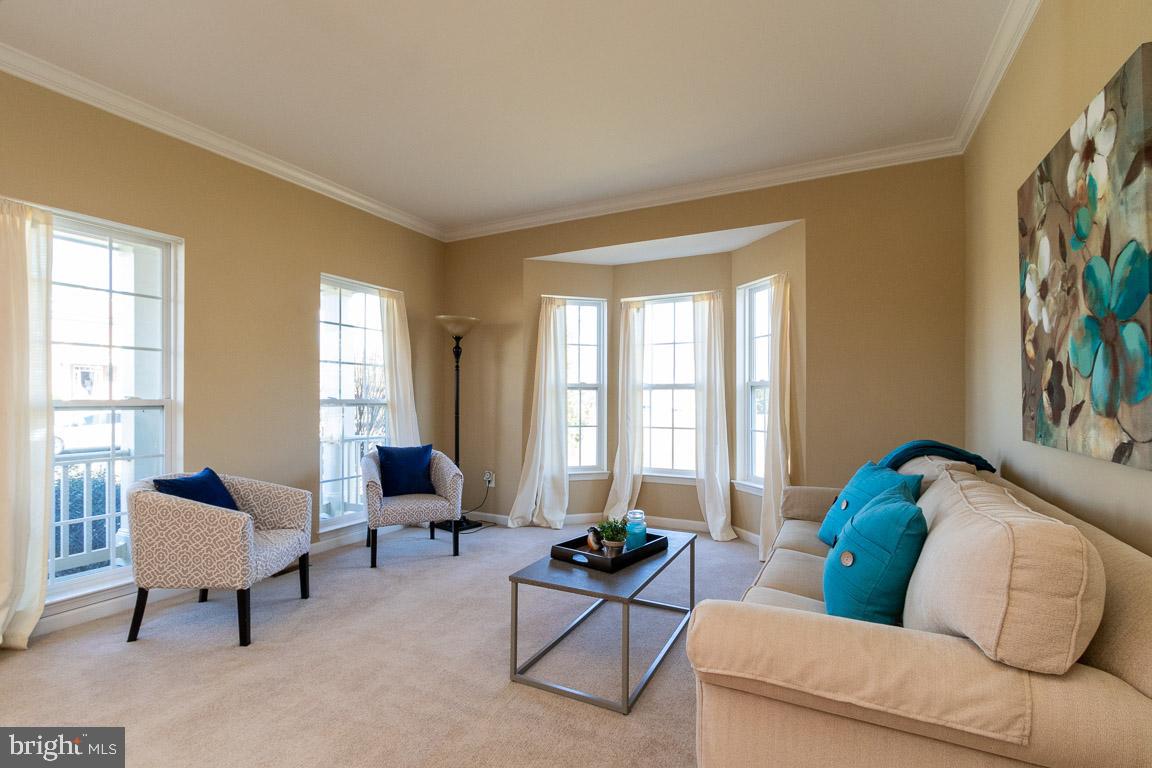 4623 Spring Run Road Warrenton, VA 20187 - Photo 6 of 53 Living Rm with bay window perfect for Xmas tree!