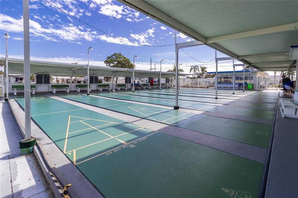 10315 Cortez Road West, Unit 24 Bradenton, FL 34210 - Photo 13 of 15 a view of a tennis court
