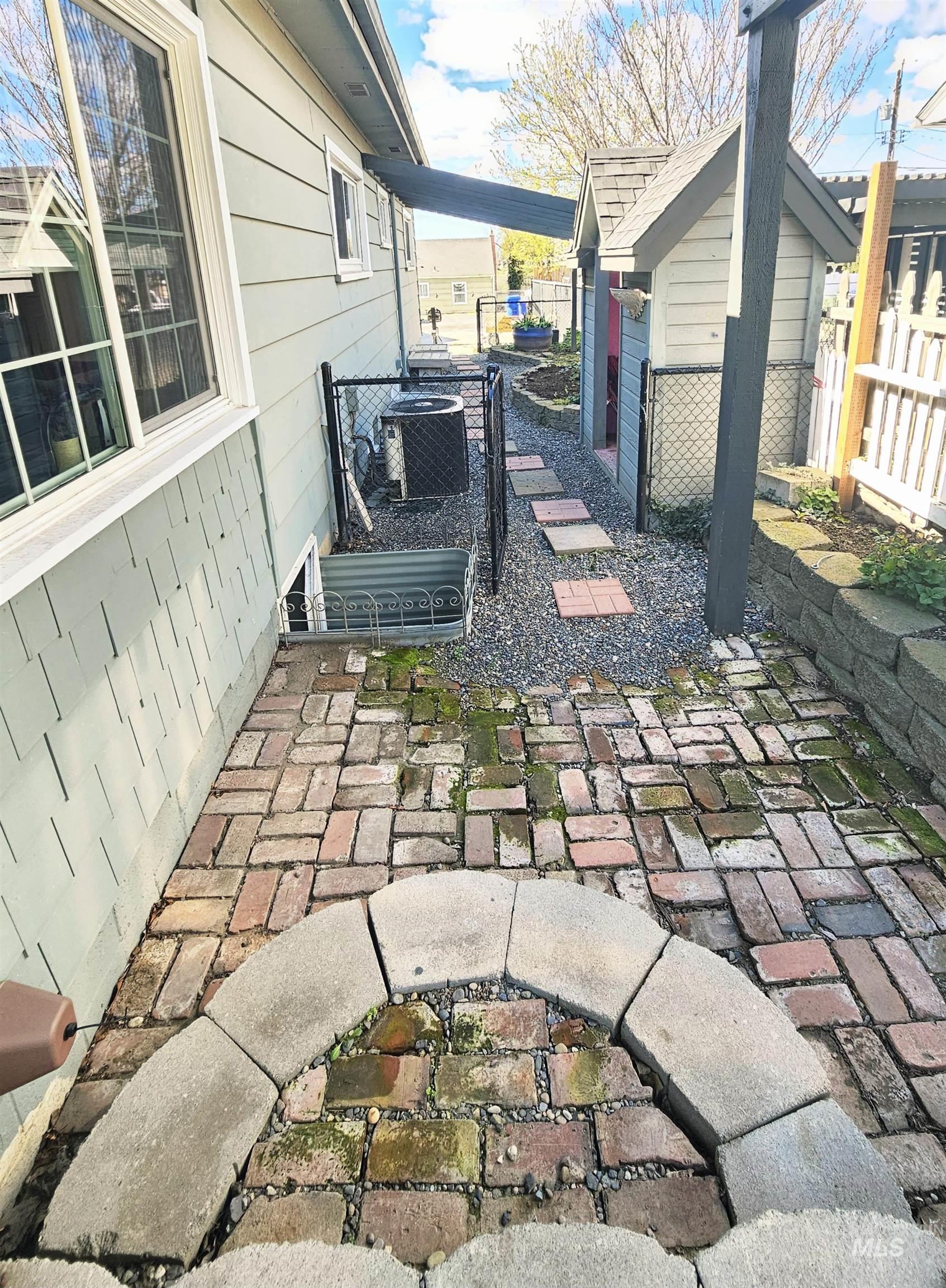 712 3rd Street Lewiston, ID 83501 - Photo 27 of 30 View of patio with an outdoor structure