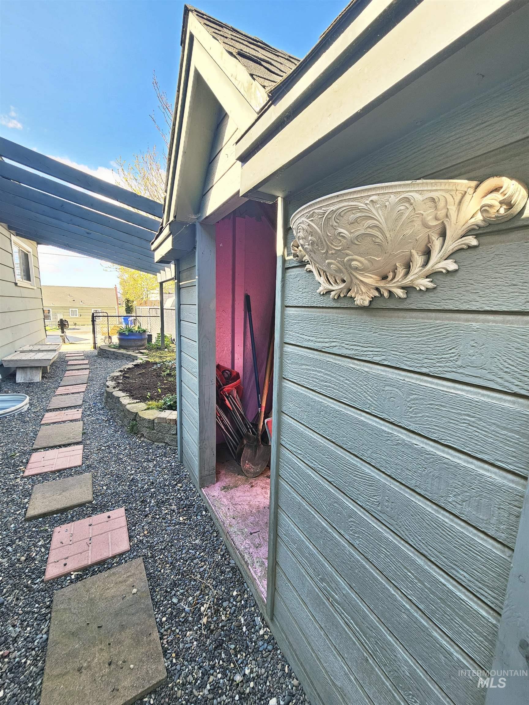 712 3rd Street Lewiston, ID 83501 - Photo 28 of 30 View of side of property