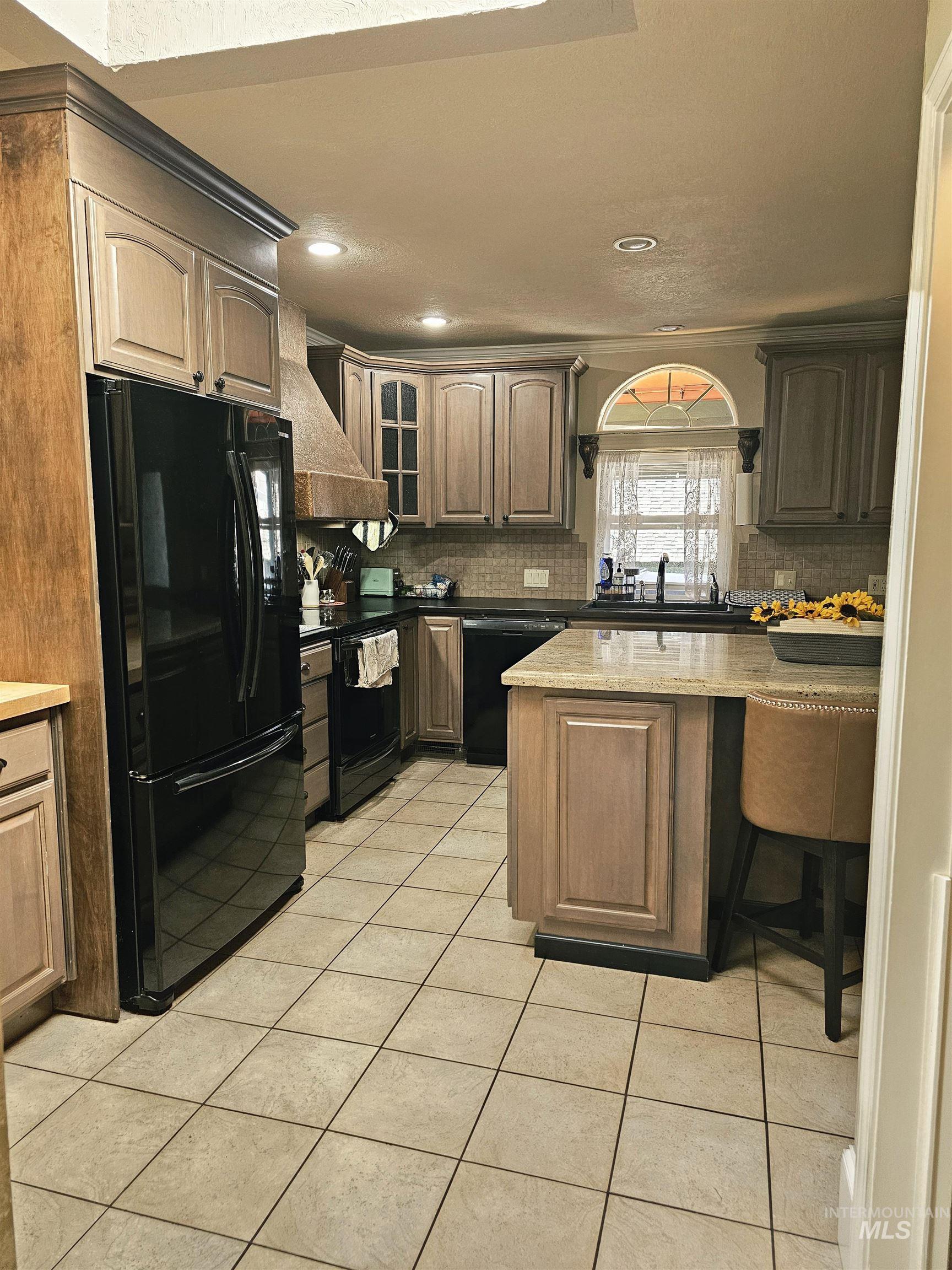 712 3rd Street Lewiston, ID 83501 - Photo 6 of 30 chef's kitchen, well laid out, beautiful