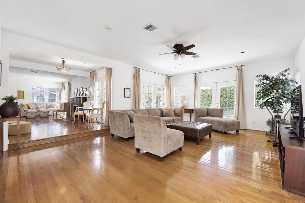 536 Hampton Road Burbank, CA 91504 - Photo 4 of 42 a living room with furniture and a large window