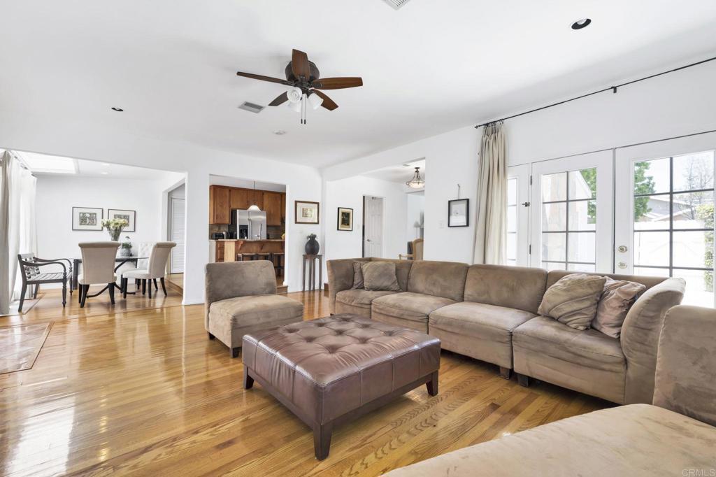 536 Hampton Road Burbank, CA 91504 - Photo 5 of 42 a living room with furniture and a large window