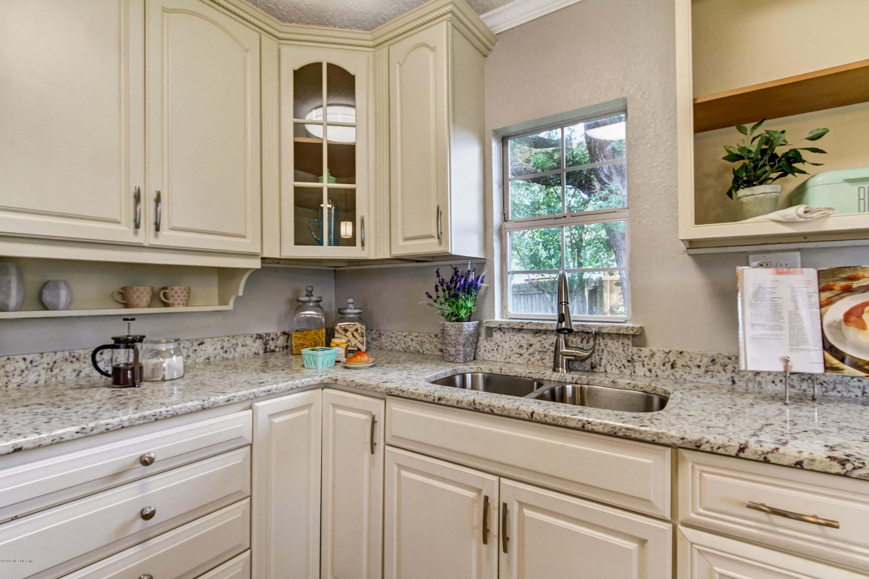 2586 Peach Drive Jacksonville, FL 32246 - Photo 15 of 32 Granite Countertops