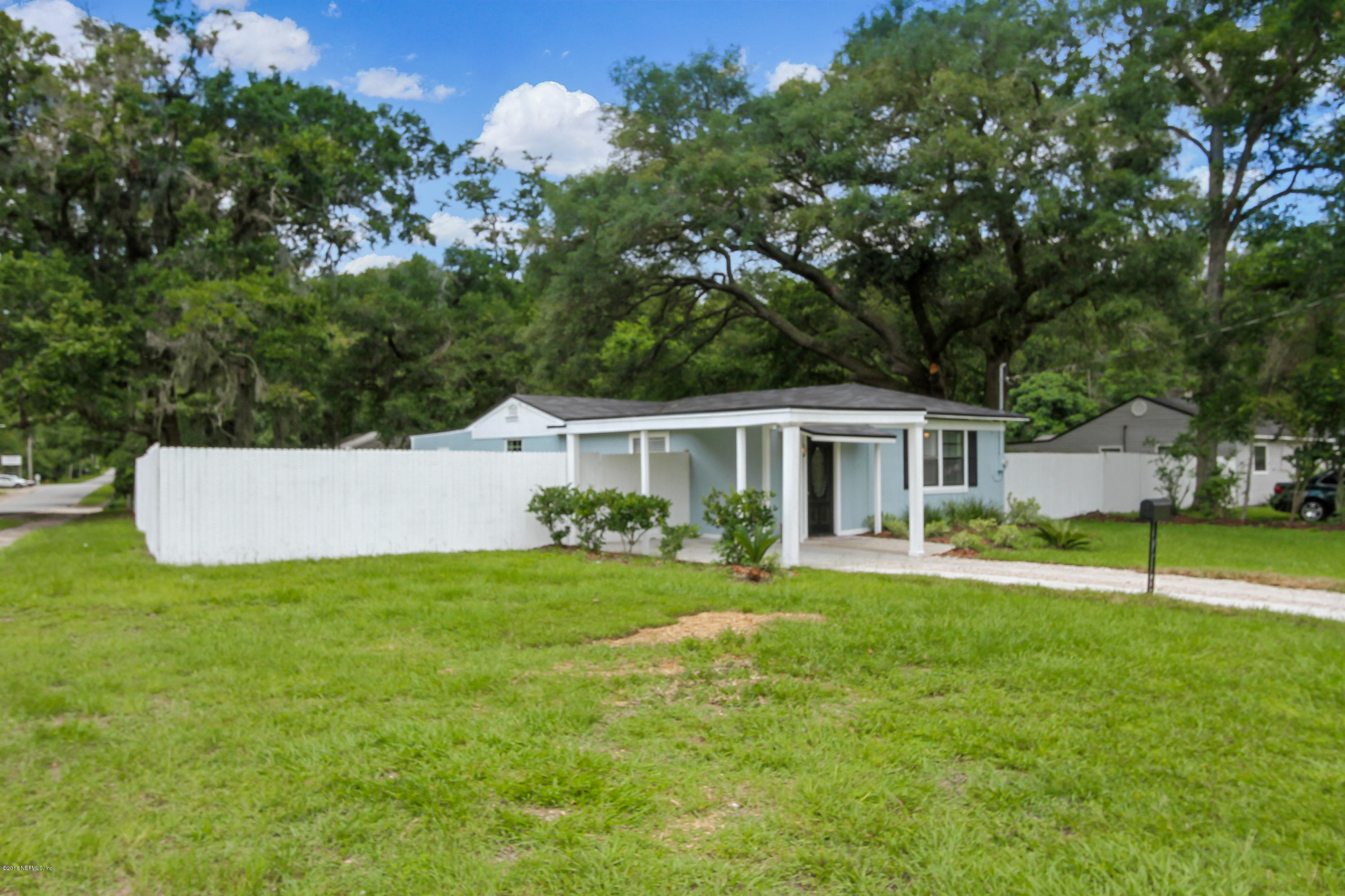 2586 Peach Drive Jacksonville, FL 32246 - Photo 2 of 32 Side Yard