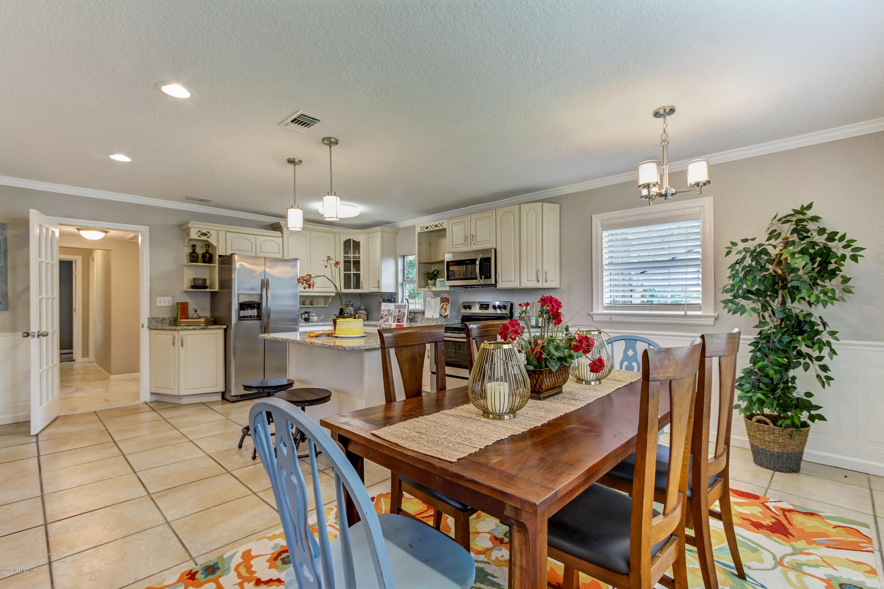 2586 Peach Drive Jacksonville, FL 32246 - Photo 9 of 32 Kitchen/Dining combo