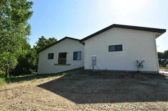 $324,900 | 2031 East 20th Street, Zumbrota, MN 55992
