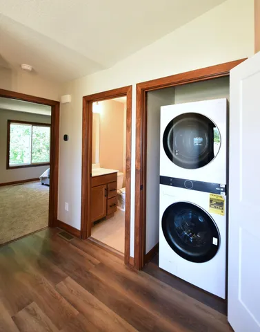 $324,900 | 2031 East 20th Street, Zumbrota, MN 55992