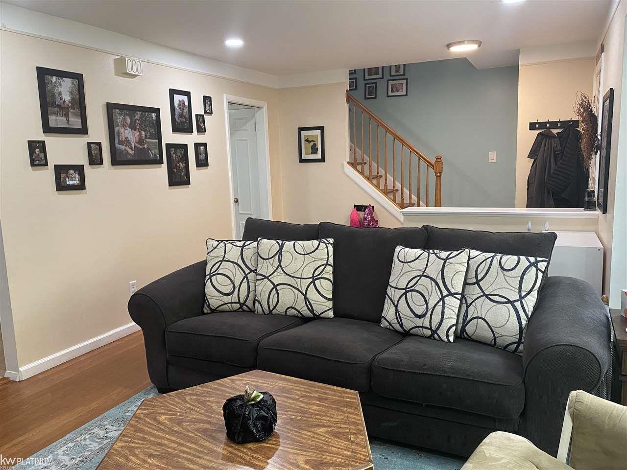 32452 Woody Road Fraser, MI 48026 - Photo 9 of 49 50060508-8.JPG
