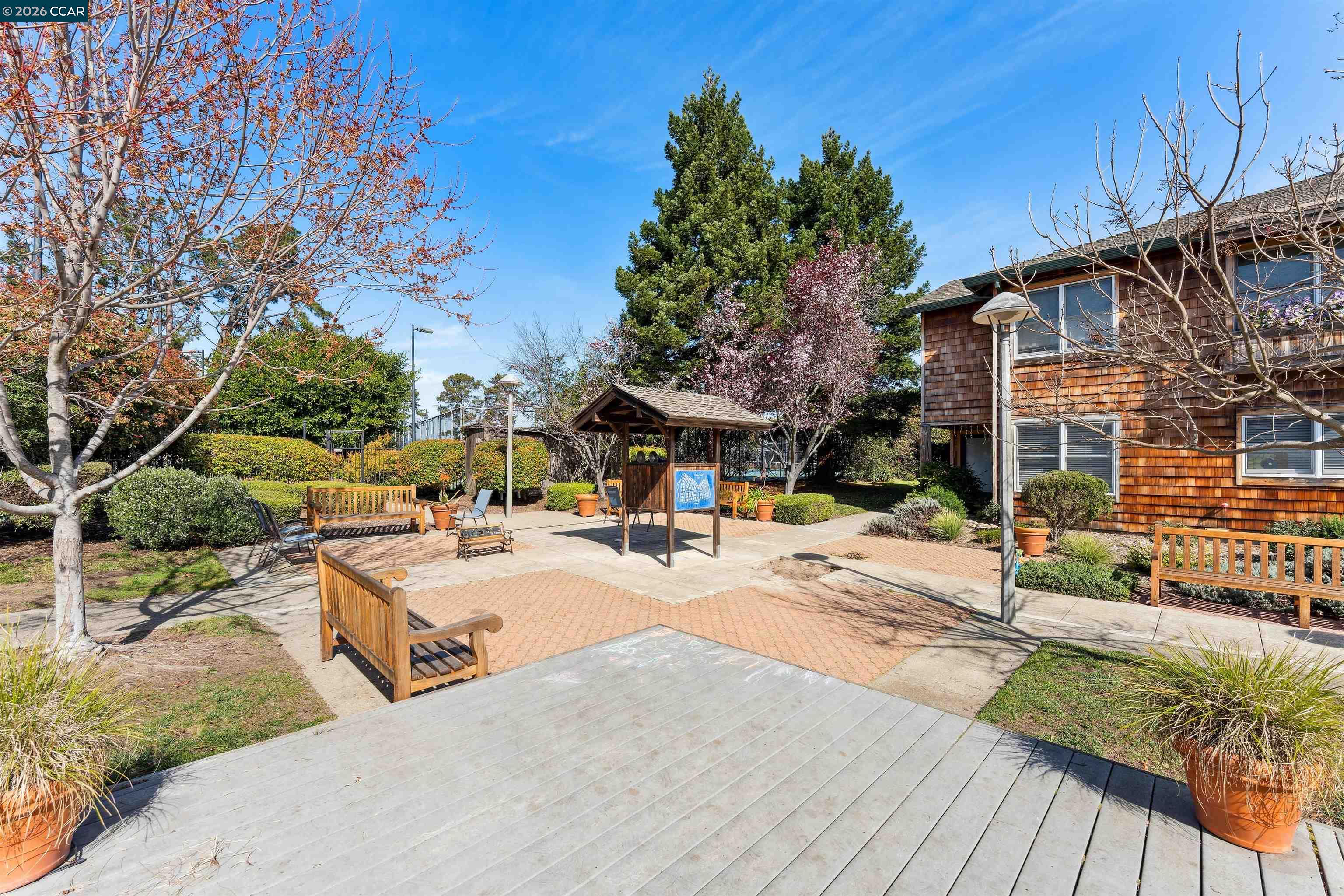 405 Centre Court Alameda, CA 94502 - Photo 37 of 45