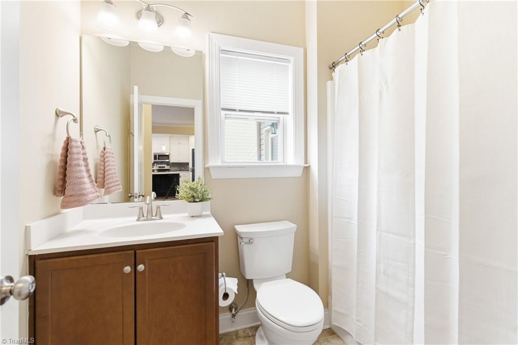 959 Longleaf Pine Place Mebane, NC 27302 - Photo 28 of 47 Bathroom #2 Main Level