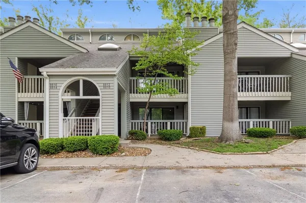 $165,000 | 8810 West 106th Terrace, Overland Park, KS 66212