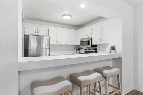 $165,000 | 8810 West 106th Terrace, Overland Park, KS 66212