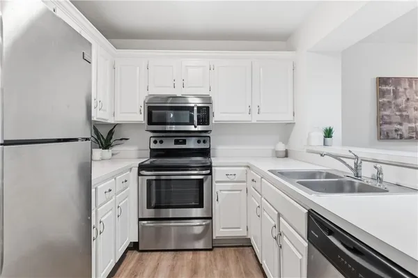$165,000 | 8810 West 106th Terrace, Overland Park, KS 66212