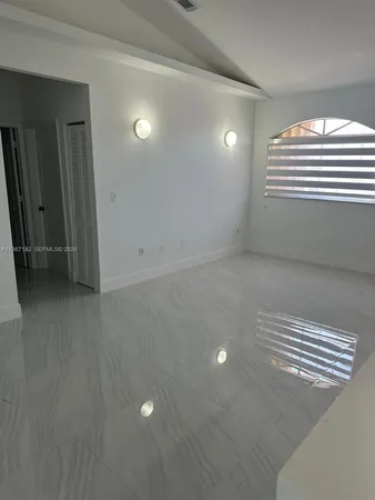 $2,300 | 7526 West 20th Avenue, Unit 203, Hialeah, FL 33016