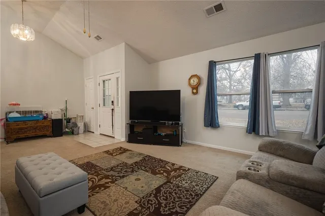 $215,000 | 214 East 13th Street, Higginsville, MO 64037