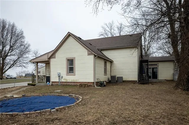 $215,000 | 214 East 13th Street, Higginsville, MO 64037