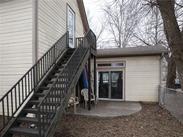 $215,000 | 214 East 13th Street, Higginsville, MO 64037