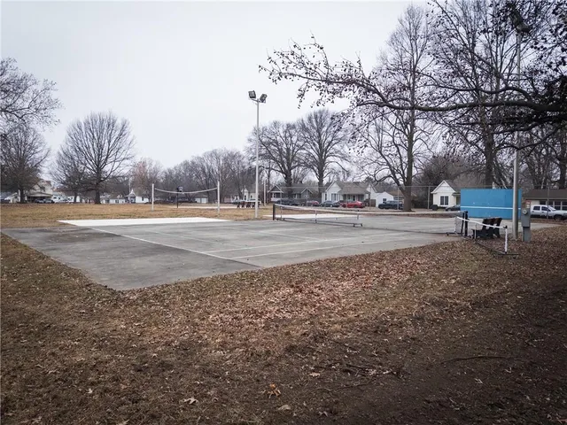 $215,000 | 214 East 13th Street, Higginsville, MO 64037