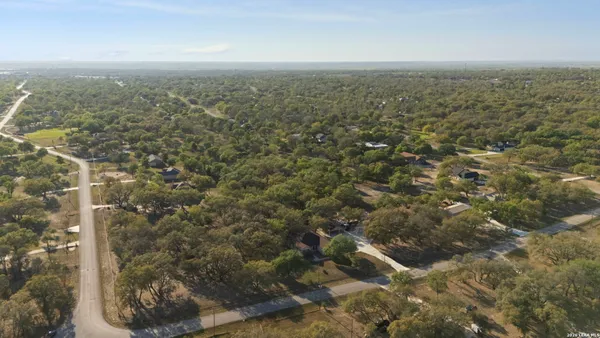 $650,000 | 141 County Road 6869, Natalia, TX 78059