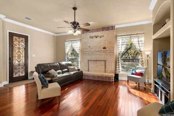 $650,000 | 141 County Road 6869, Natalia, TX 78059