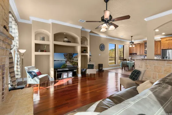 $650,000 | 141 County Road 6869, Natalia, TX 78059