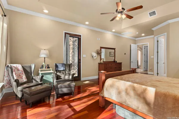 $650,000 | 141 County Road 6869, Natalia, TX 78059